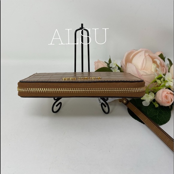 Michael Kors 💥SALE!💥 Flat LG Phone Case Wallet Embossed Le 35F9GTVW7E - Picture 4 of 5